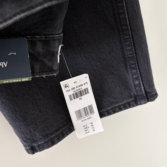 Abercrombie & Fitch Curve Love High Rise 90s Straight Jean - Picture 7 of 11